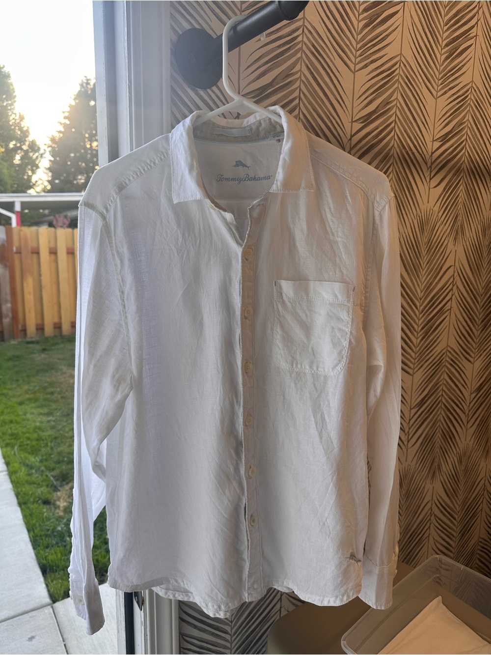 Tommy Bahama White Long-Sleeve Casual Button-Down Shirt